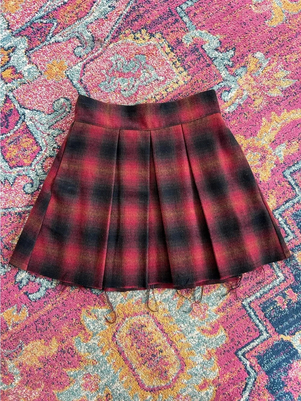 Free People | Women’s Red/Black Plaid Wool Blend Pleated Raw Hem Mini Skirt Sz 2